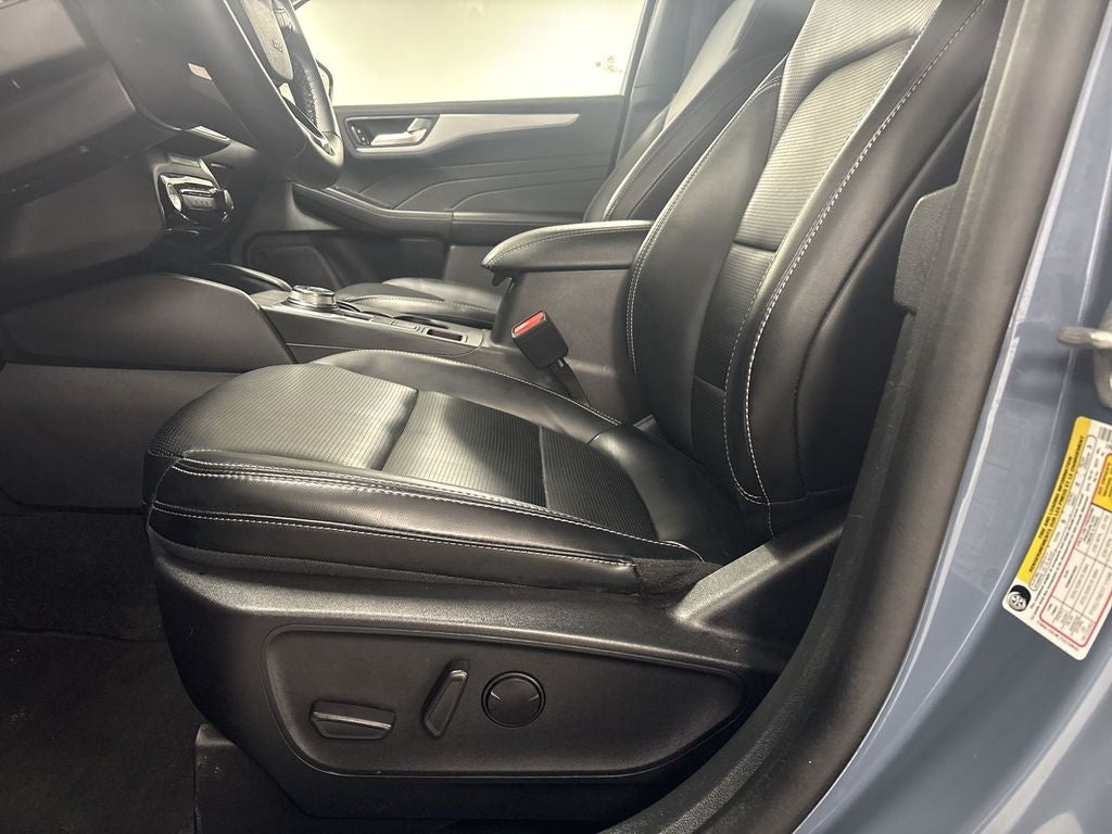 2025 Ford Escape Platinum