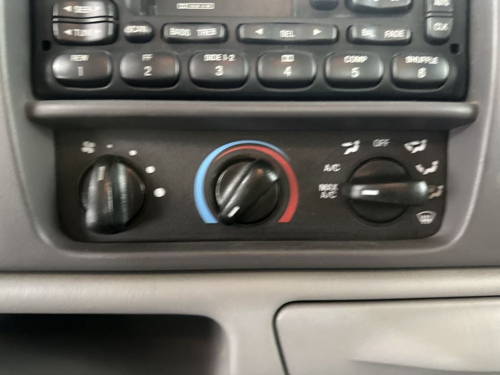 2000 Ford Excursion XLT