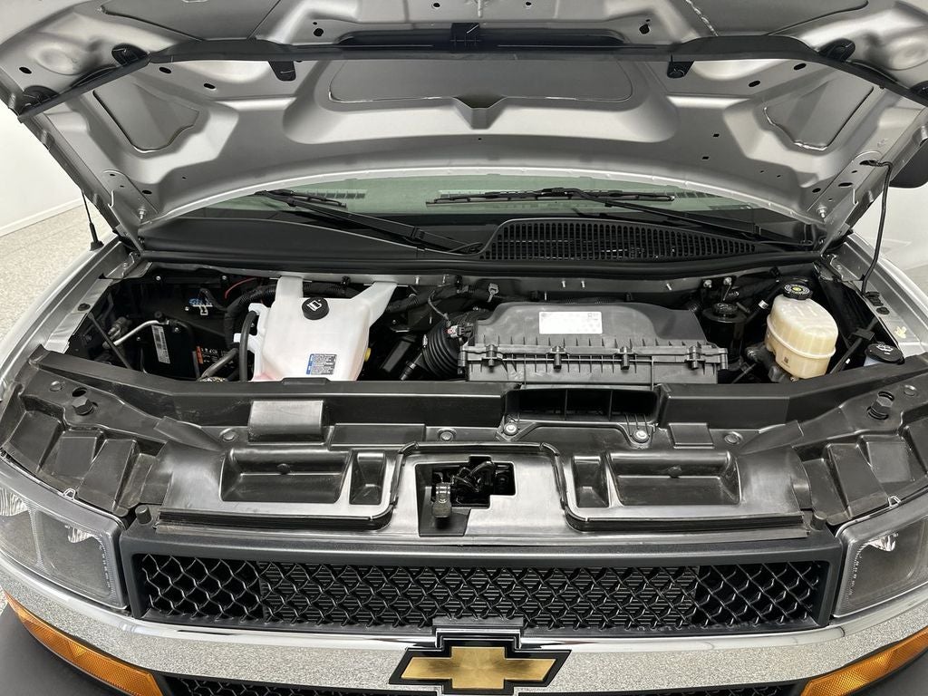 2026 Chevrolet Express Cargo Work Van - Photo 15