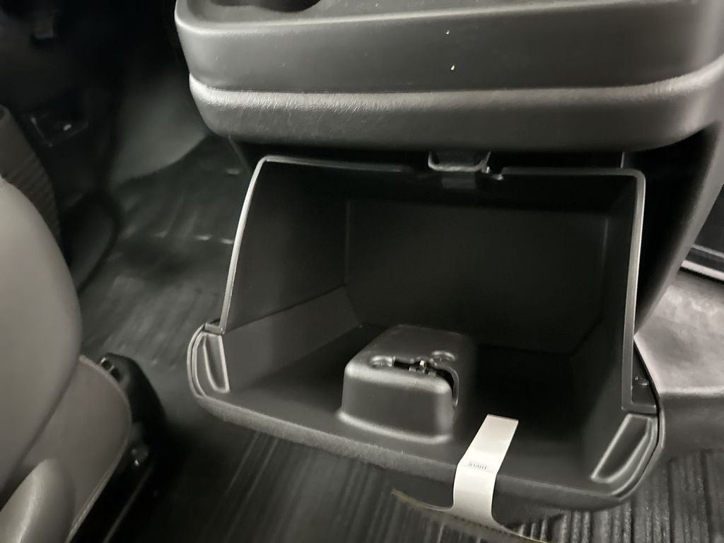 2026 Chevrolet Express Cargo Work Van - Photo 18