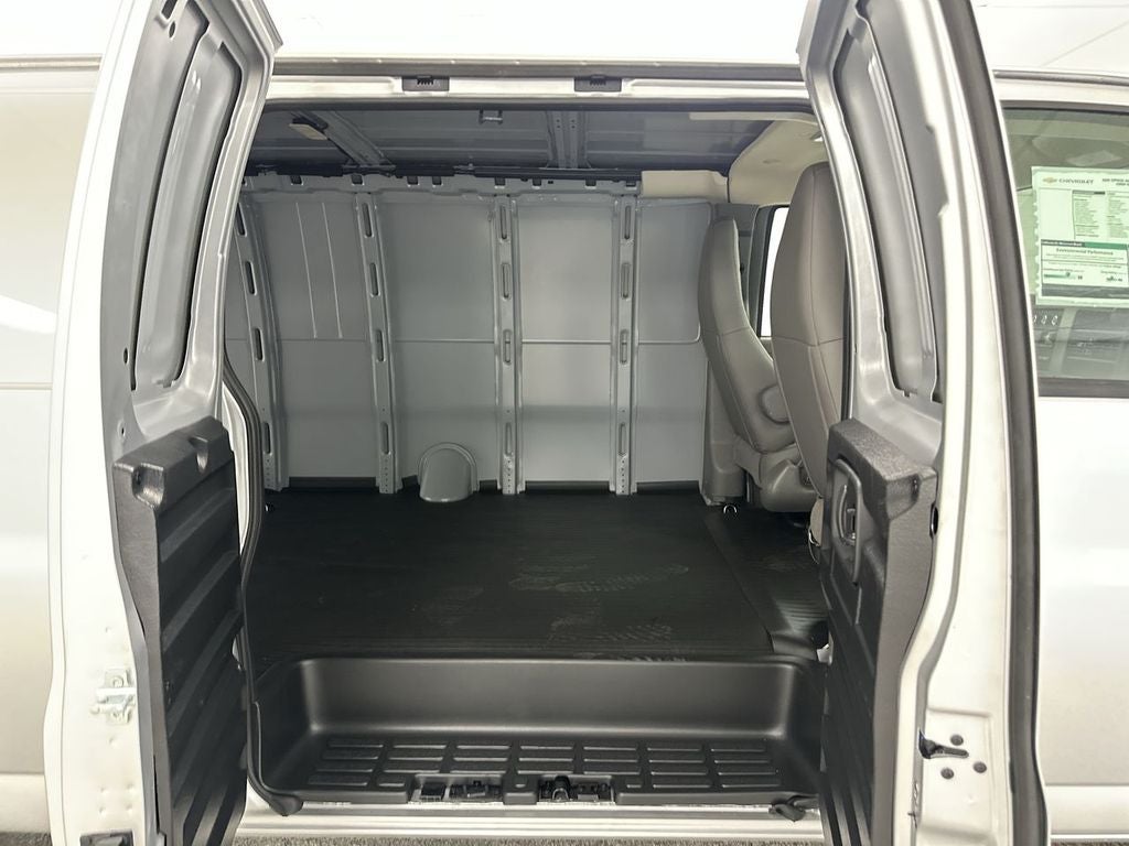2026 Chevrolet Express Cargo Work Van - Photo 21