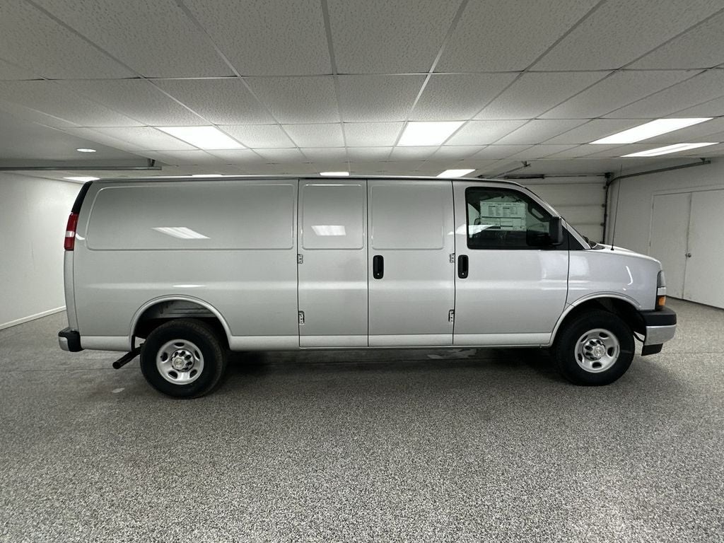 2026 Chevrolet Express Cargo Work Van - Photo 9