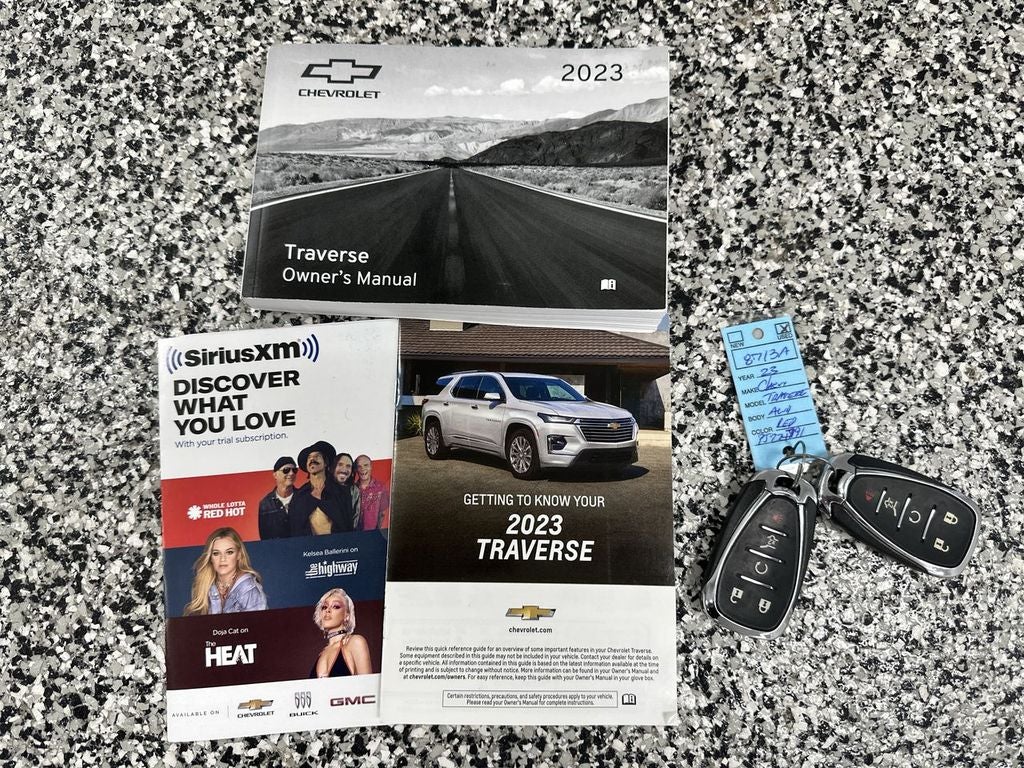 2023 Chevrolet Traverse LT Cloth