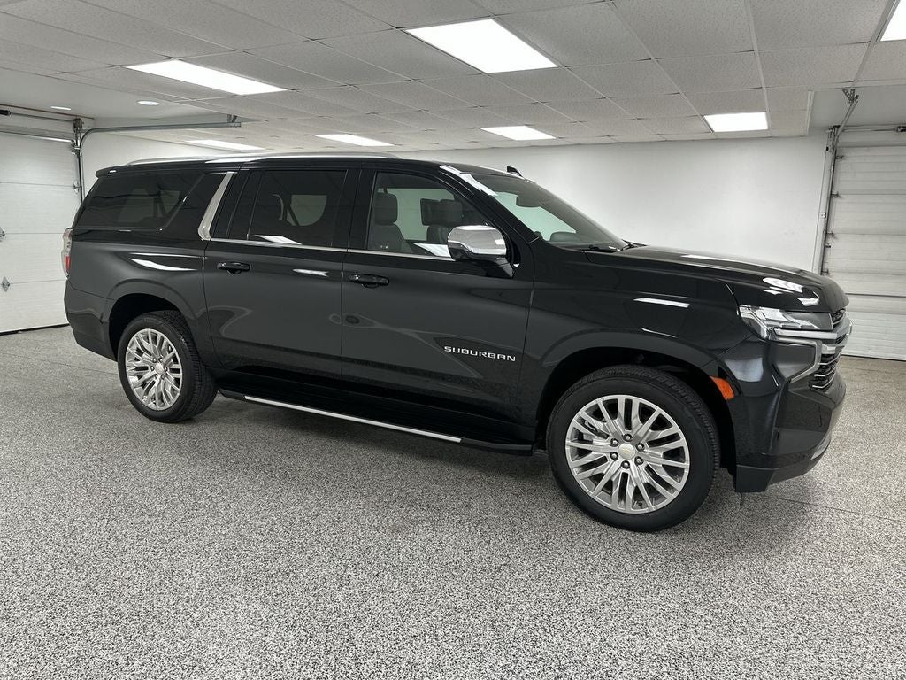 2023 Chevrolet Suburban LT
