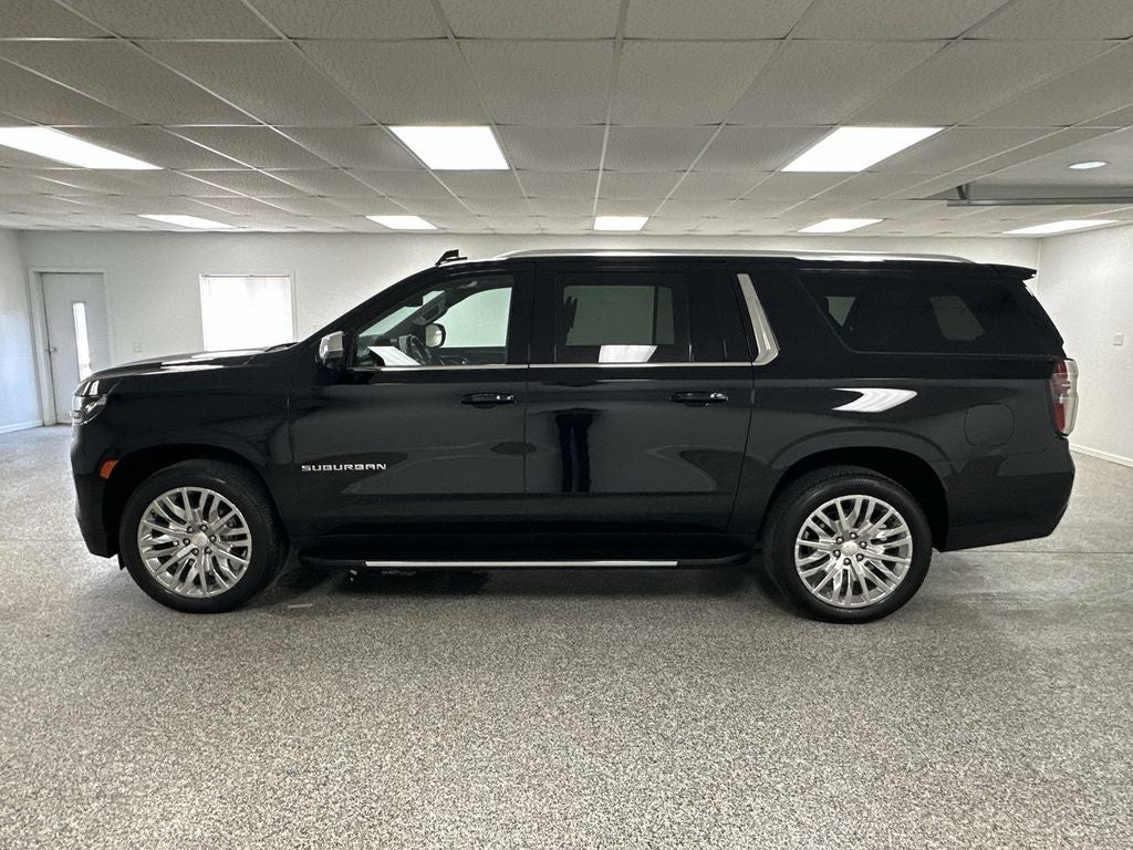 2023 Chevrolet Suburban LT