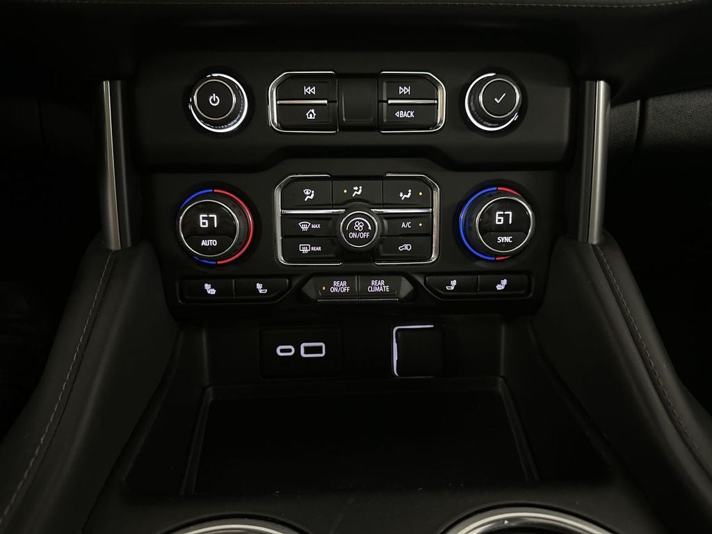 2023 Chevrolet Suburban LT