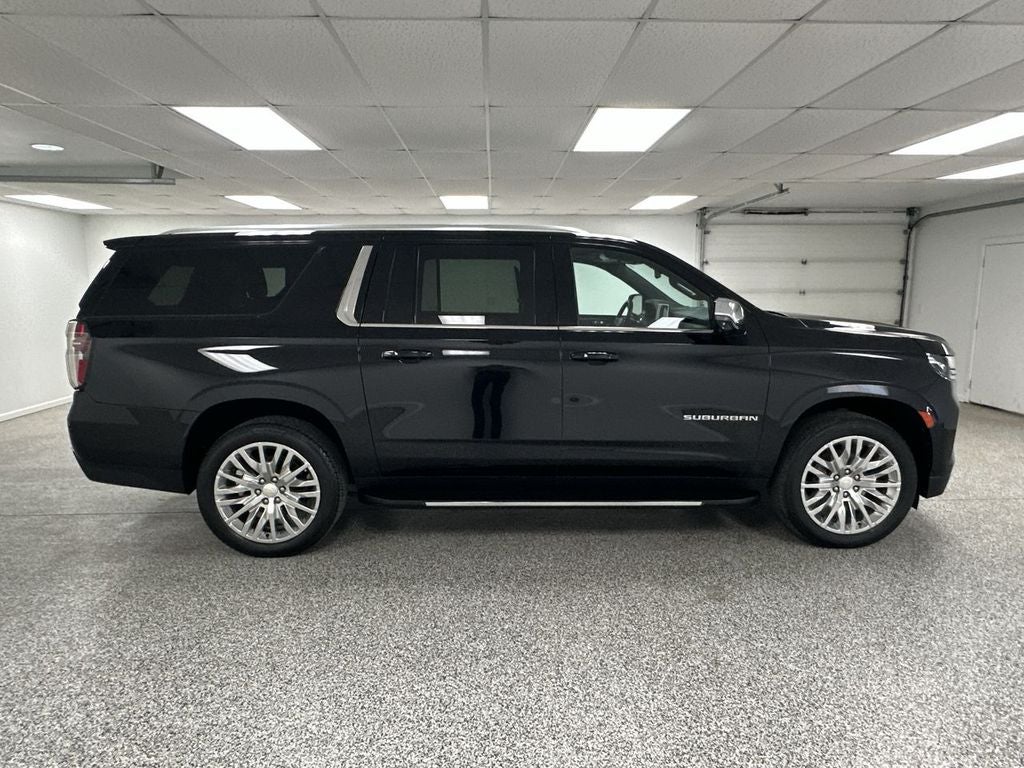 2023 Chevrolet Suburban LT