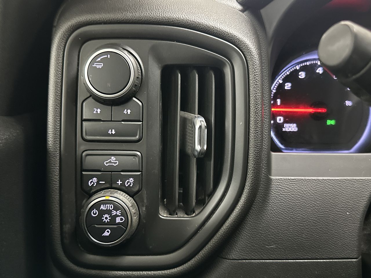 2023 Chevrolet Silverado 2500 HD Custom