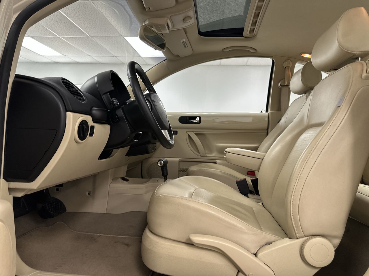 2009 Volkswagen New Beetle Coupe S