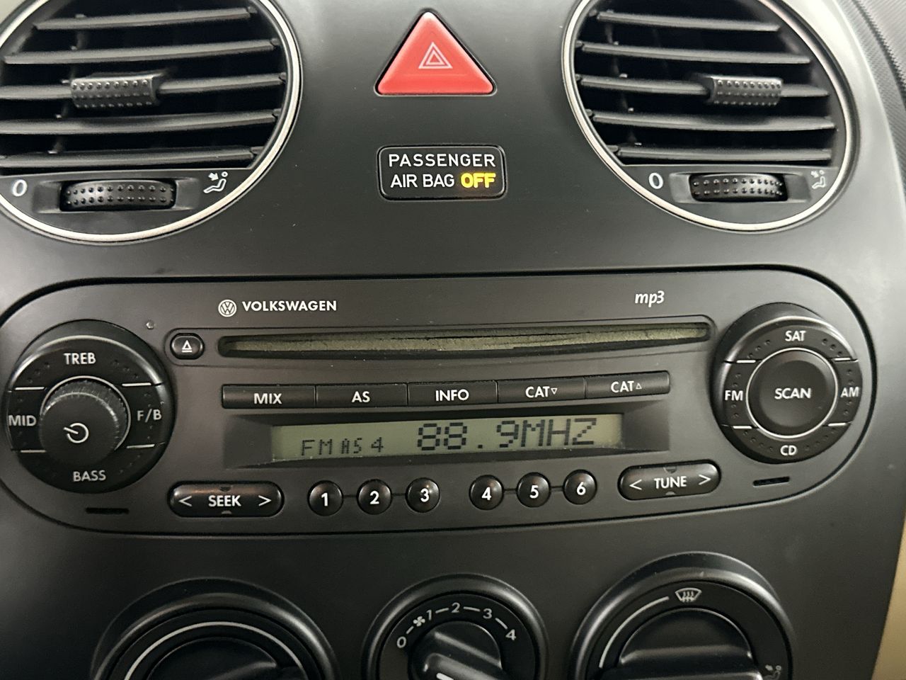 2009 Volkswagen New Beetle Coupe S