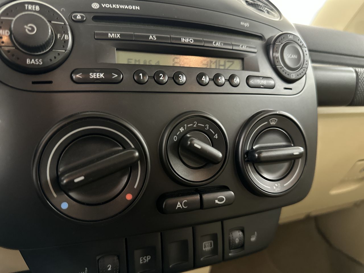 2009 Volkswagen New Beetle Coupe S