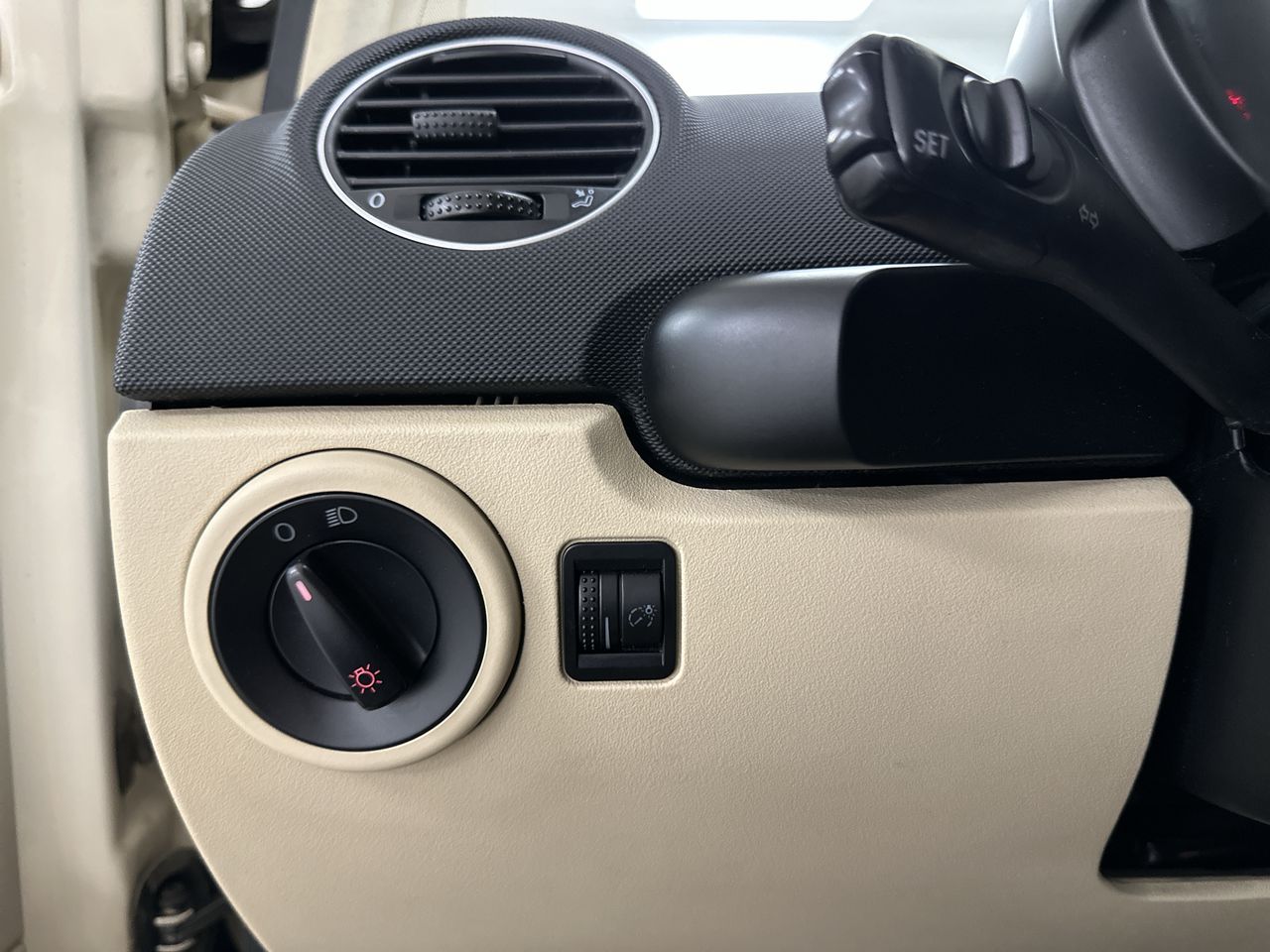 2009 Volkswagen New Beetle Coupe S