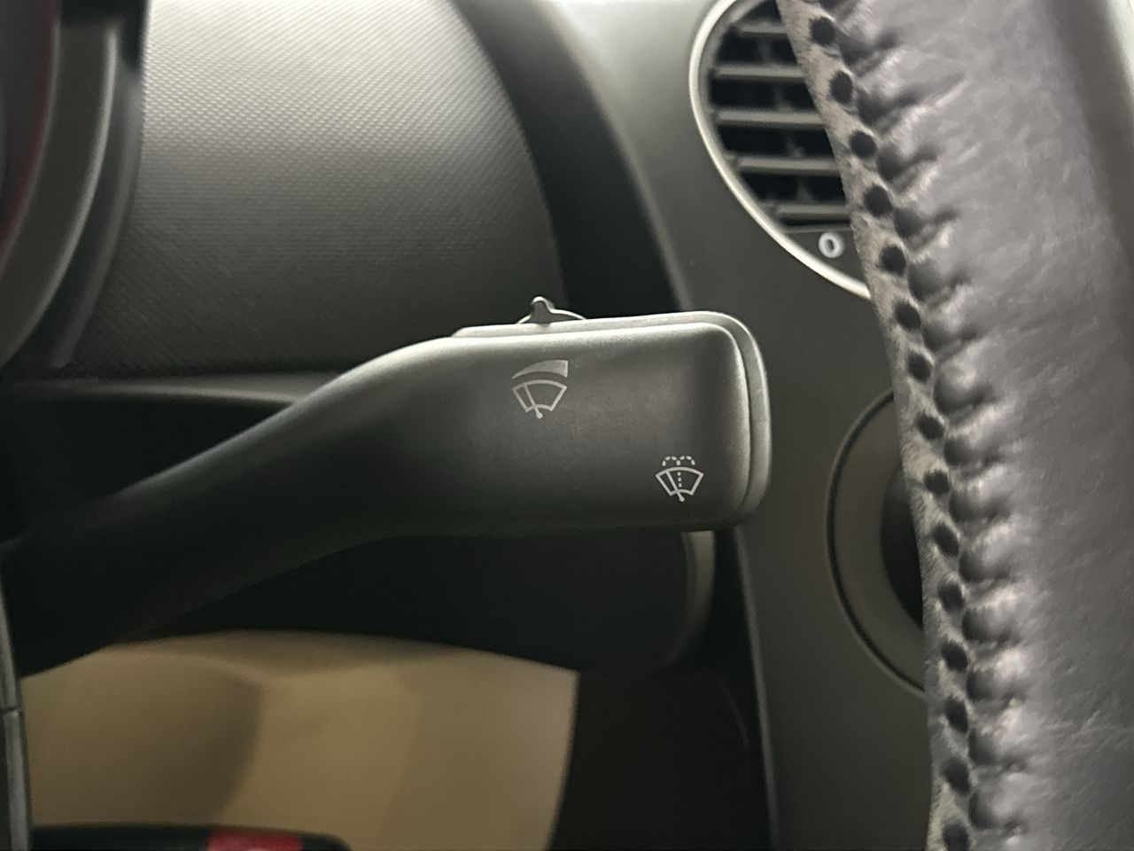 2009 Volkswagen New Beetle Coupe S