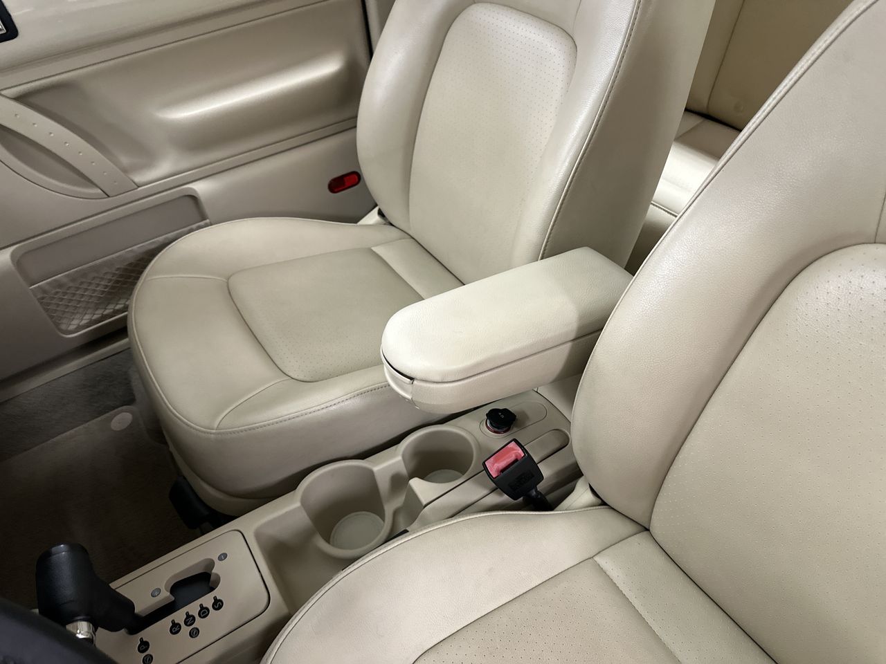 2009 Volkswagen New Beetle Coupe S