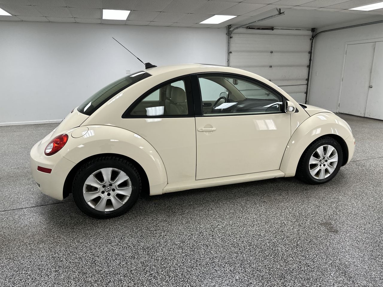 2009 Volkswagen New Beetle Coupe S