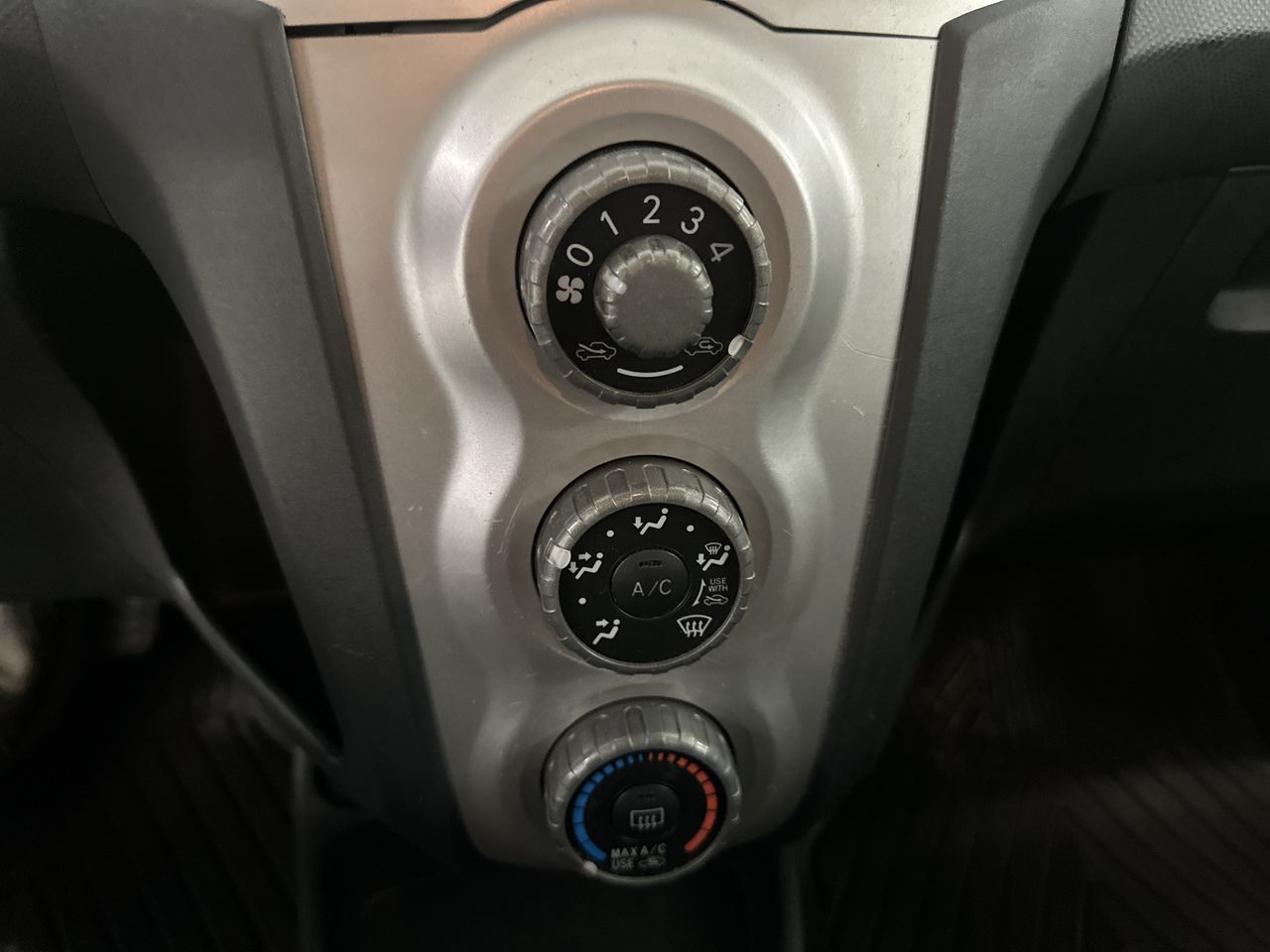 2008 Toyota Yaris 3dr HB Man (Natl)